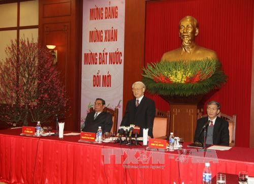 Intellectuals, scientists, and artists hailed for contributions to national development - ảnh 1